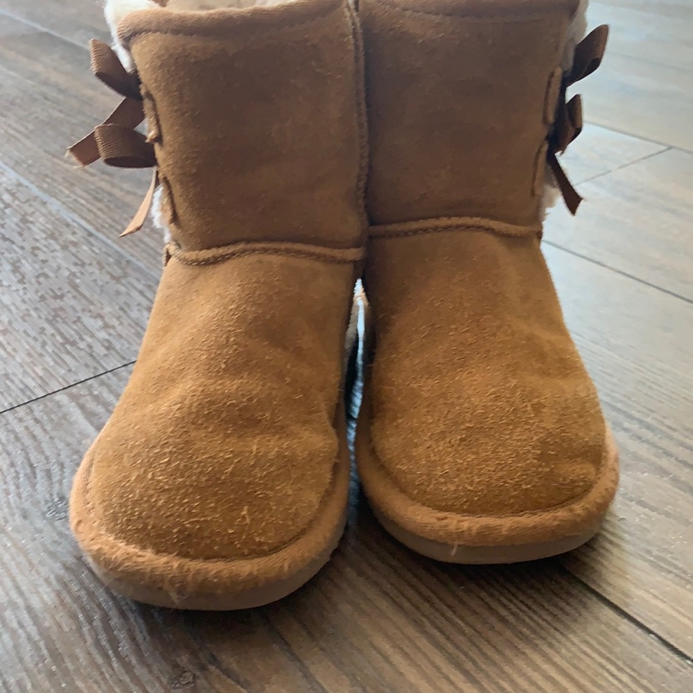 Koolaburra  boots size 9